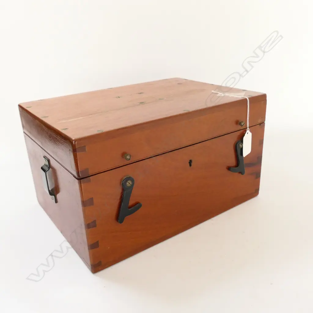 COOKE, TROUGHTON & SIMMS CASED SURVEYOR'S TRANSIT, marked W. LITTLEJOHN & SON, WELLINGTON Image 1++